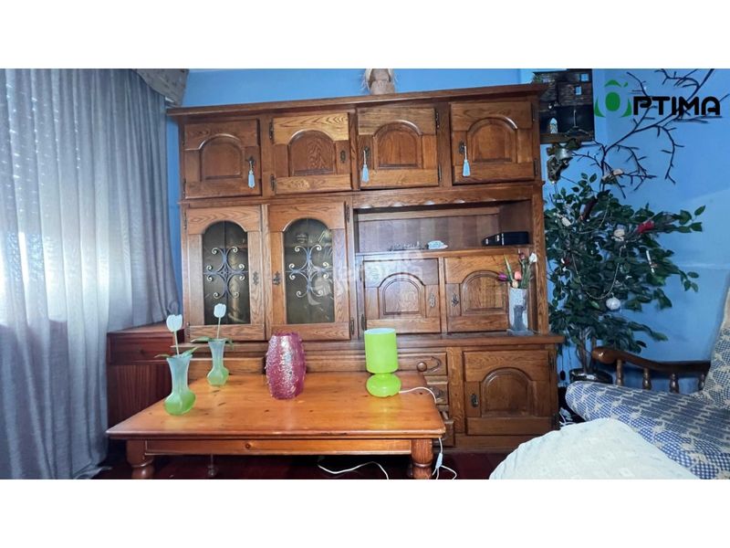 Foto e0cb83fe-e015-4b39-8b33-92fb2fb5e0f7. Pis a Estrada (A)
