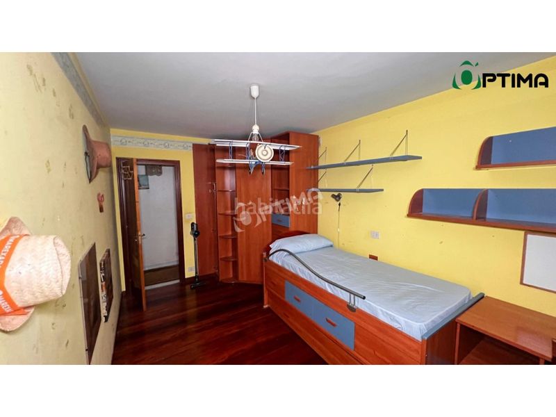 Foto 131f99bb-e089-47ee-9e3e-7823d3389d34. Etagenwohnung in Estrada (A)
