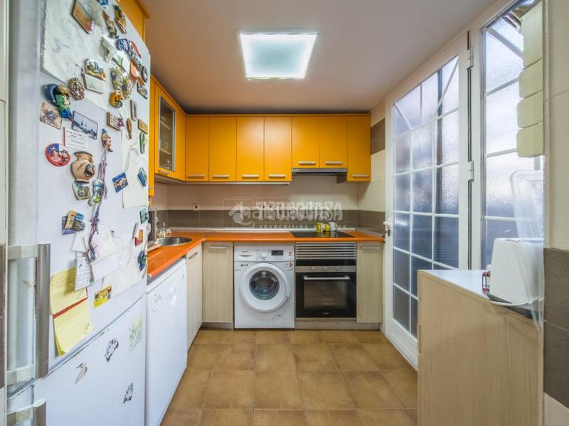 Foto ae6cb9b4-55aa-4e2f-b8c1-974d514214eb. Piso  en venta en Zarzaquemada Leganés