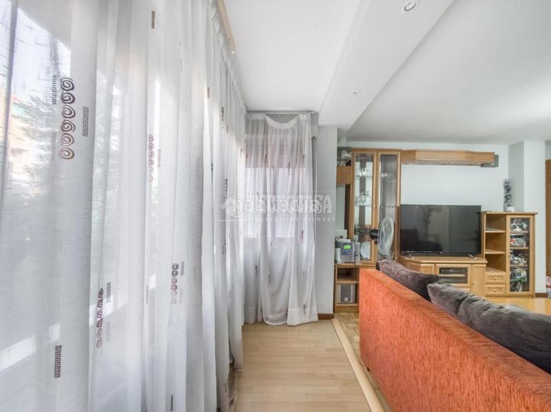 Foto cc7f3617-f06b-45e1-ad93-018f252e409e. Piso  en venta en Zarzaquemada Leganés