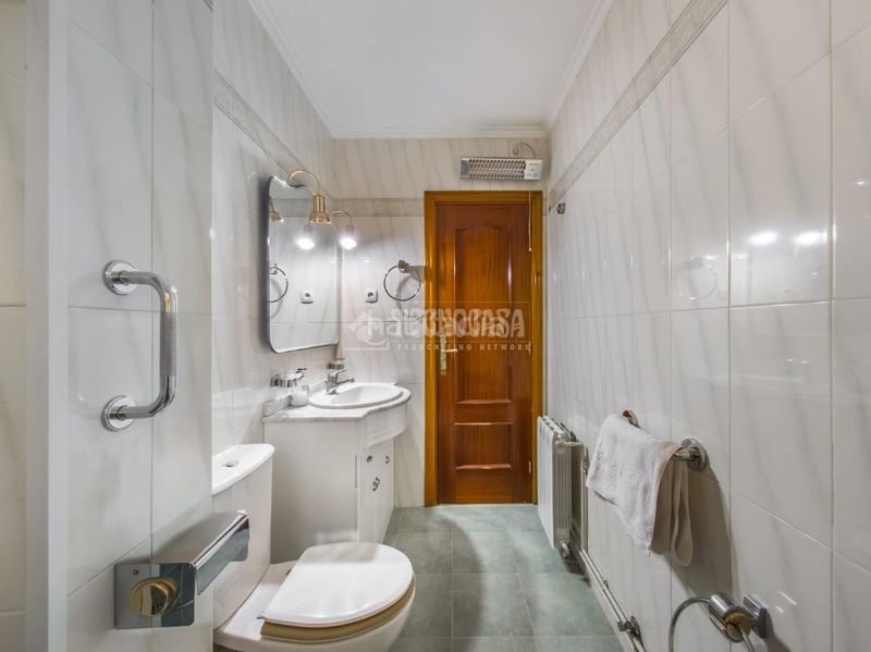 Foto d69743aa-e14a-4e11-8871-54057129abbe. Pis amb calefacció a Zarzaquemada Leganés