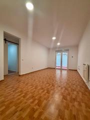 Piso en Carrer de pau claris 10. 74m2 más patio de 16m2, 3 dormitorios, recién reformado