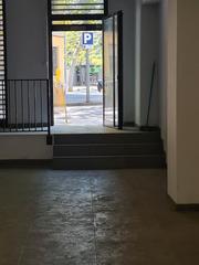 Lloguer Local Comercial a El Parc i la Llacuna del Poblenou. Alquiler local diafano