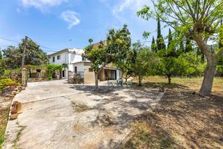 Country house in Bunyola. Oportunidad exclusiva: dos fincas registrales con gran potencial