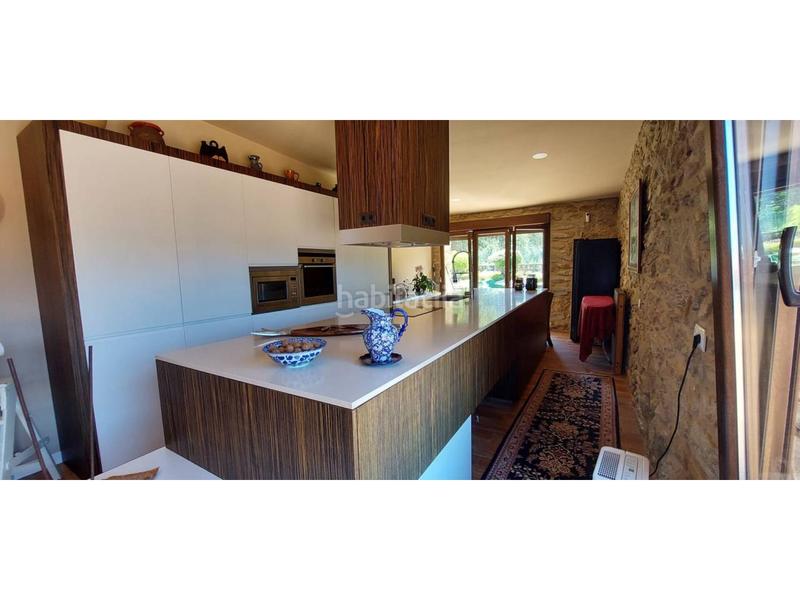 Foto 6096003a-1f32-4891-a7e1-6d79d3773a90. Lloguer casa amb calefacció aparcament a Bamio Vilagarcía de Arousa