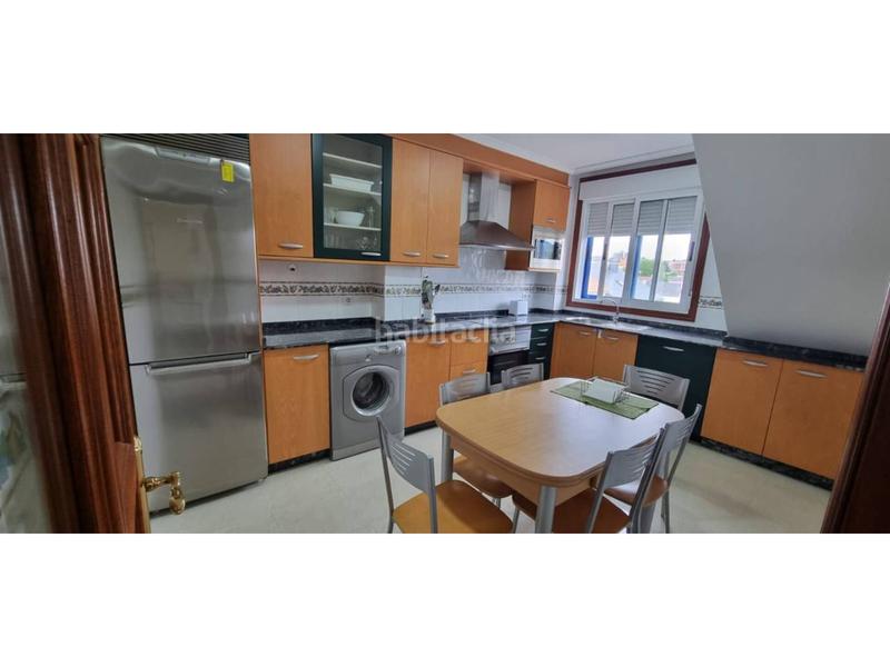 Foto d9cc3d15-8428-4140-9c2d-5abd82ff9e62. Alquiler piso alquiler vivienda temporada escolar en Vilagarcía de Arousa