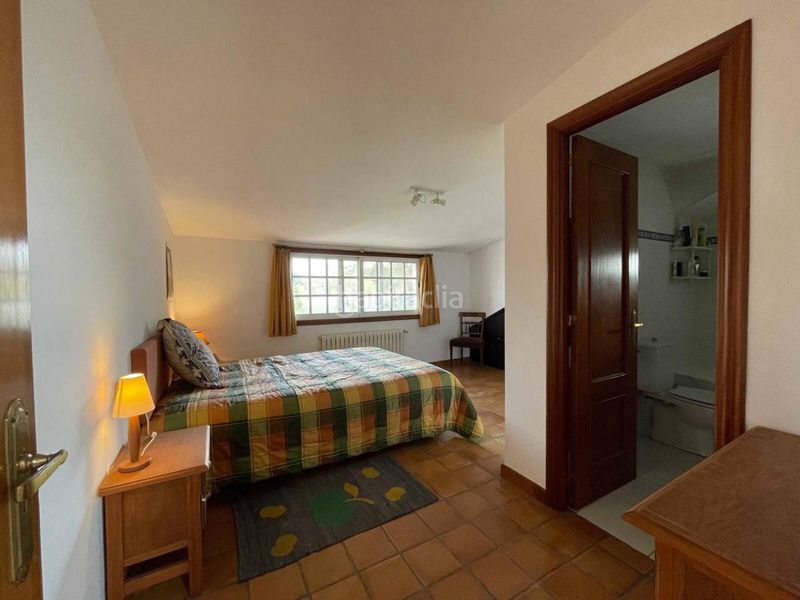 Foto 426e8333-d02a-4bd2-8893-864b50f52b2b. Casa amb calefacció aparcament a Vilanova de Arousa