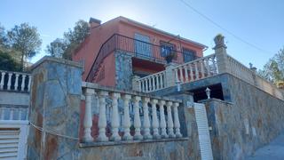 Chalet à Valldemar-Montmar. Magnifica casa independiente en plena naturaleza