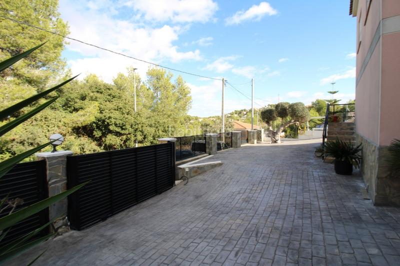 Foto 8091e8e7-9f3a-40c2-8eed-b9b647392bff. Chalet con riscaldamento parcheggio piscina in Valldemar-Montmar Segur de Calafell