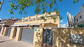 Reihenhaus in Segur de Calafell Nucli Urbà. Magnifica casa esquinera en el centro de segur de calafell