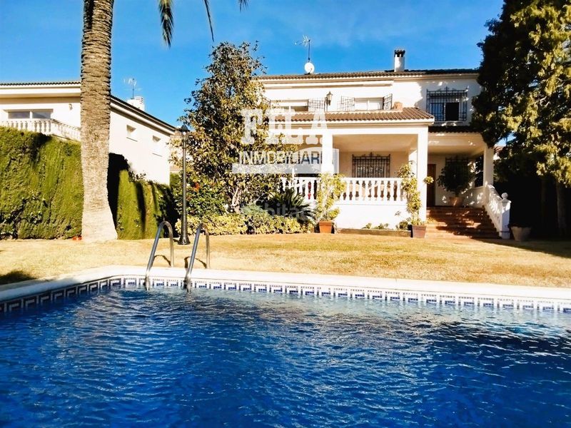 Foto 52a14944-a05a-4a6a-8701-83a791d5d2c6. Xalet amb calefacció aparcament piscina a Bonavista Vendrell (El)