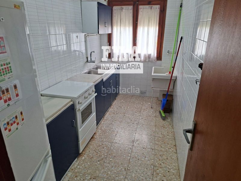 Foto fb3917f0-f18c-4360-b616-c0ed24f8d7e1. Pis amb aparcament a Cunit residencial Cunit