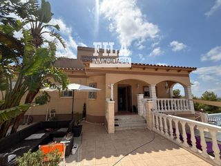 Xalet  Gessami. Espacioso chalet independiente en valldemar
