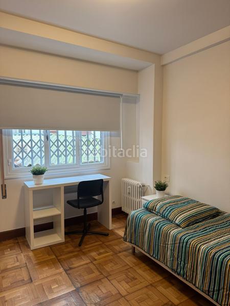 Foto ee2bf1a8-10fe-4d2a-9521-ee4849a7a2b1. Alquiler piso para estudiantes de septiembre a junio. piso amara, exterior, balcón, calefacción gas. en Donostia - San Sebastián