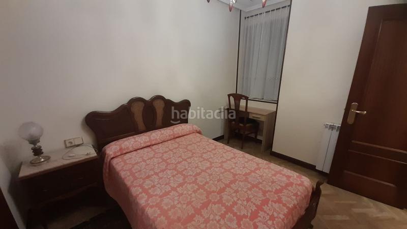 Foto 35153485-f9e4-48b5-8019-e91b633c5b9d. Alquiler piso para estudiantes de septiembre a junio. piso Amara con balcón, calefacción gas. la viivenda se equipará adecuadamente para estudia en Donostia - San Sebastián