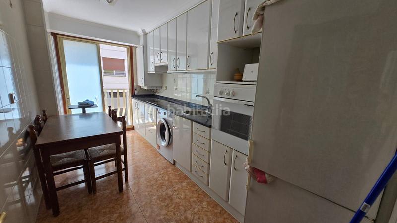 Foto dc73ac0b-4419-42ed-a8cb-c8f035127b08. Alquiler piso para estudiantes de septiembre a junio. piso Amara con balcón, calefacción gas. la viivenda se equipará adecuadamente para estudia en Donostia - San Sebastián