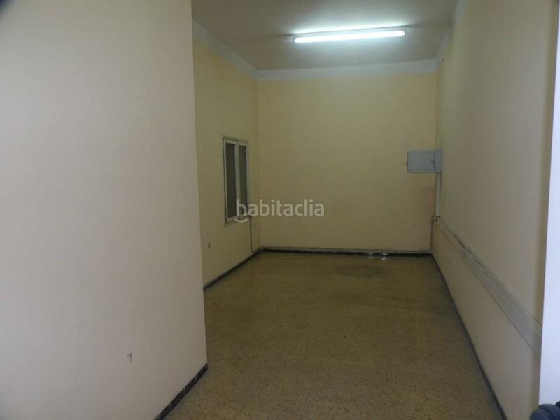 Foto 02c42a76-6e42-4452-80f3-9c45de292129. Local comercial a Gràcia Sabadell