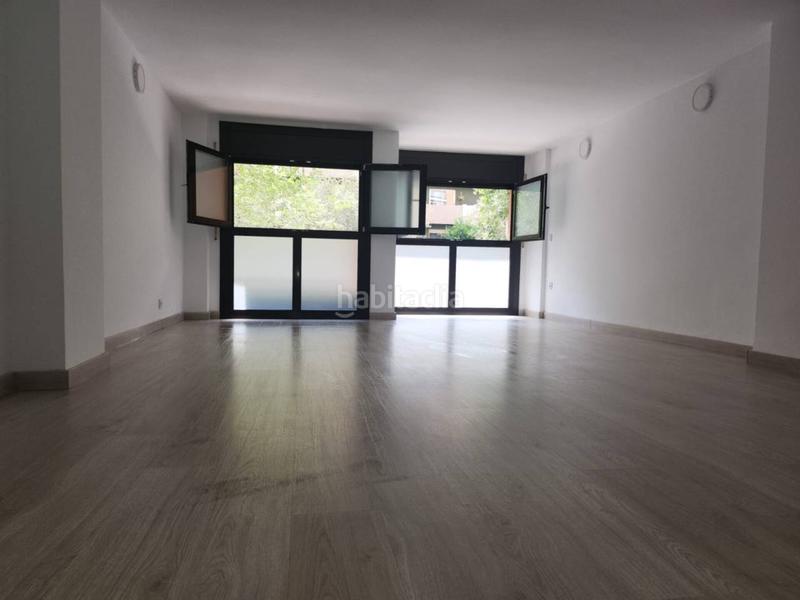 Foto 4631dd30-272d-4b86-a769-7fa1ccc855bb. Local comercial  en sol i padris en Sabadell