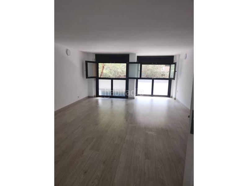 Foto 8b9acfae-1224-431c-ba12-49c0033d9a64. Local comercial  en sol i padris en Sabadell