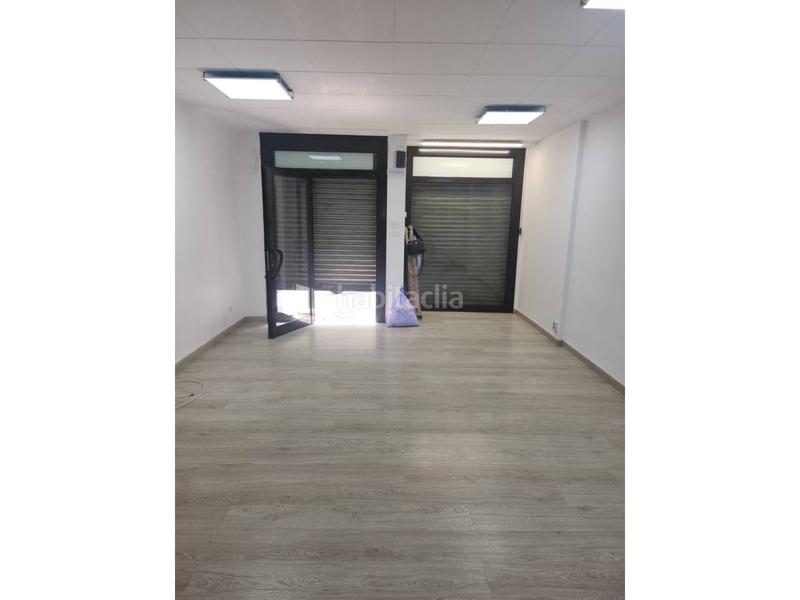Foto cbd305d6-9b8f-419a-8f8b-05b5a0ebc503. Local comercial  en sol i padris en Sabadell