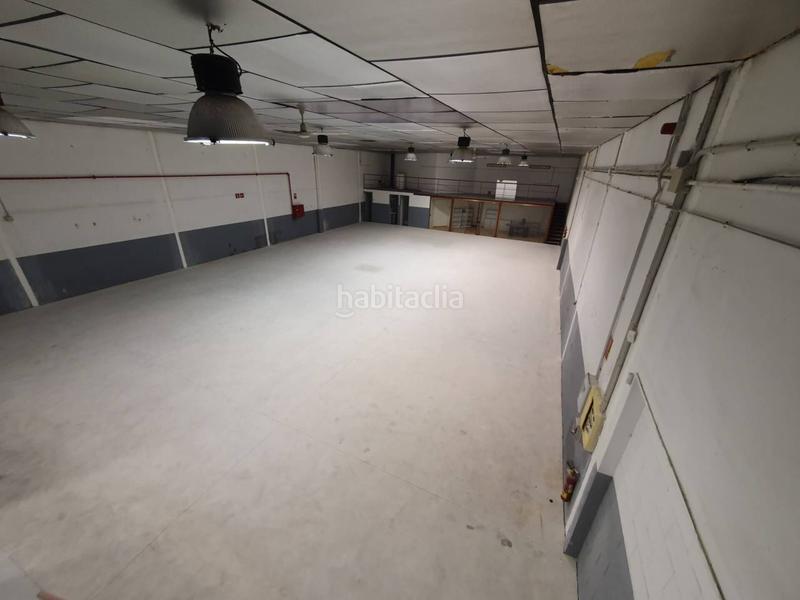 Foto 2752c913-c49c-47d4-9355-02599db9ee6c. Rent industrial building in Hostafrancs Sabadell