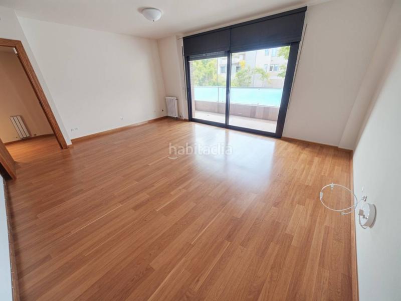 Foto 251578f7-d2cc-493e-a2d9-cbfa6e82ef0b. Pis amb calefacció aparcament a Centre Sabadell