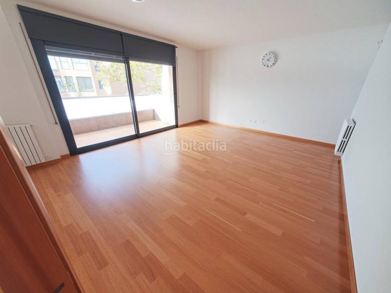 Foto c8123149-81bd-47be-b34d-ed2143bdccd7. Pis amb calefacció aparcament a Centre Sabadell