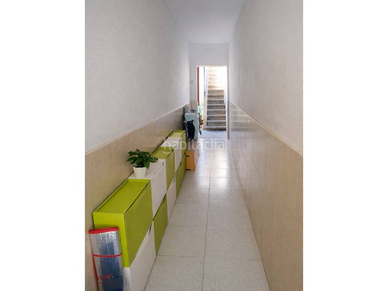 Foto dbc6f3b7-8790-4c43-83c3-fa34c2589f51. Casa amb calefacció aparcament a Creu de Barberà Sabadell