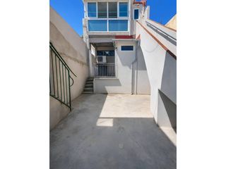 Casa  Avenida barberà. Casa amb 2 vivendes i local