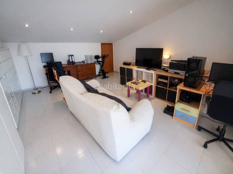 Foto 5d17d06f-4a6b-41d0-b717-0c4bd1e3ba3a. Casa amb calefacció aparcament a Eixample - Can Bogunyà Castellar del Vallès