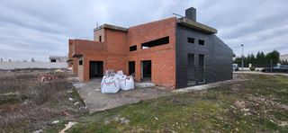 Casa  Calle ro pisuerga. Casa con 3 habitaciones con parking