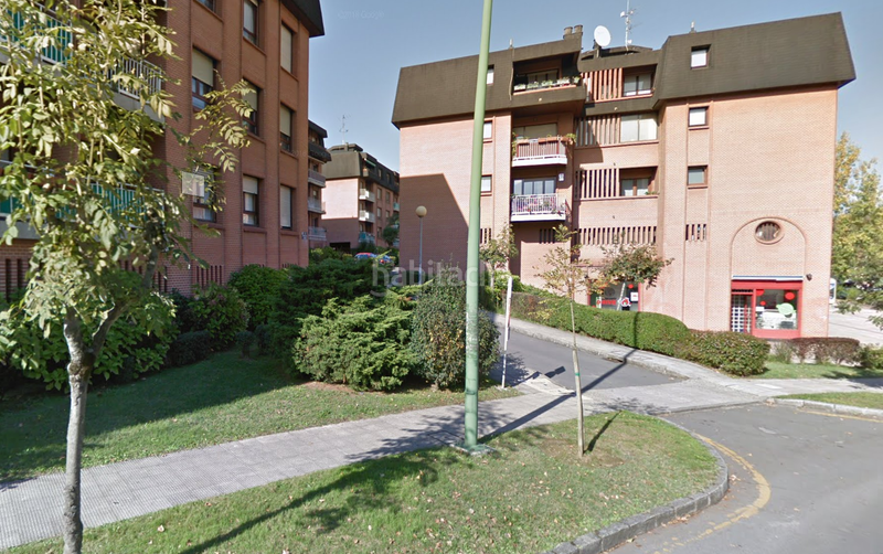 Foto 34e3047f-28e8-4f42-86f6-1ba0d6b2fb6c. Aparcament cotxe a Alango Getxo