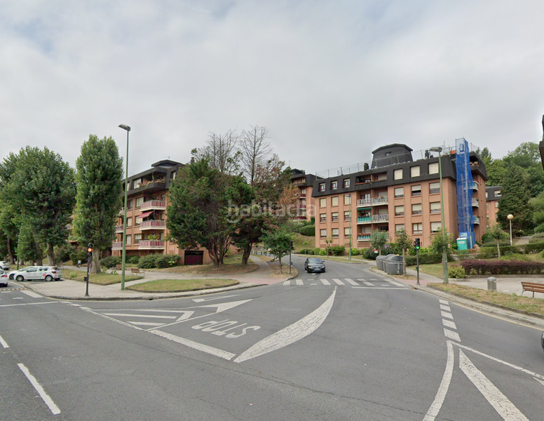 Foto 4322451d-3a21-4d4e-8a2a-8ba85d8ae9d5. Autoparkplatz in Alango Getxo