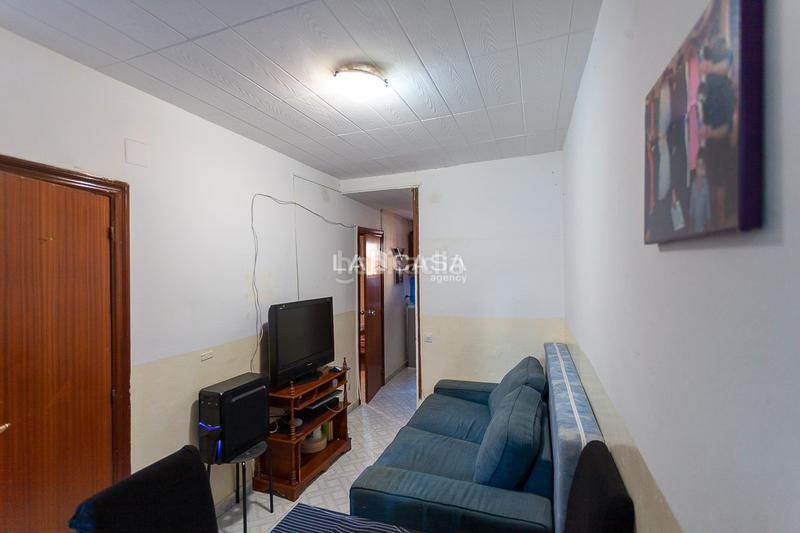 Foto 689b8f01-5d40-40b0-aa16-b8d105c6d864. Flat with heating in Collblanc Hospitalet de Llobregat (L´)
