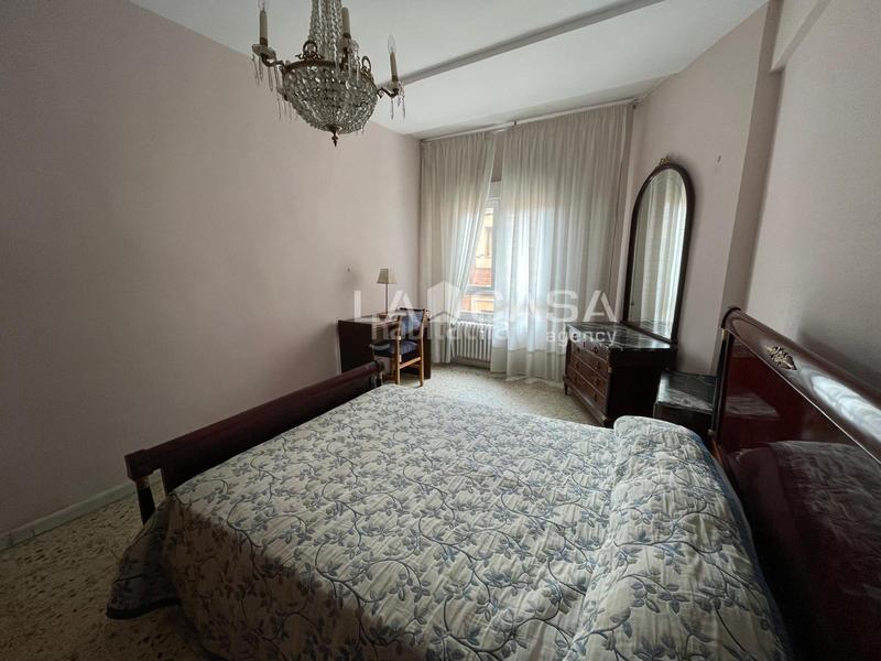 Foto 870b92e4-180b-4e1a-97b6-7802880153f1. Flat with heating parking in Centro Valladolid