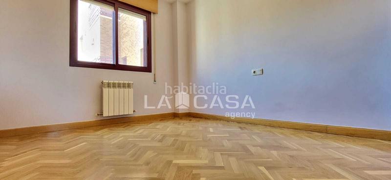 Foto e4728de3-16b6-47bc-aa5a-deba922053f1. Appartamento con riscaldamento parcheggio piscina in Valladolid