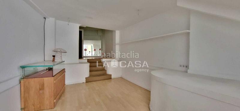 Foto dbe887e6-3184-4706-bb5a-5c9d7d800f66. Affitto locale commerciale in Centro Valladolid