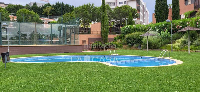 Foto 3f891210-33a6-4012-888d-bafd34f39f04. Àtic amb aparcament piscina a Parquesol Valladolid