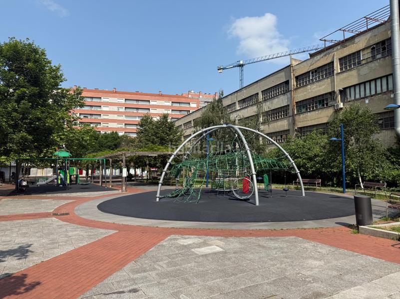 Foto 64fb6b5f-28d8-4af8-a761-5c9d49d9d2a5. Piso en Iralabarri Bilbao