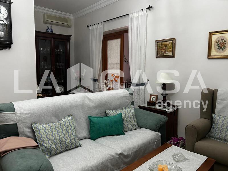 Foto 37143952-ff75-43f4-82ba-f330f5d71f94. Chalet mit parking in cerros de Montequinto Montequinto