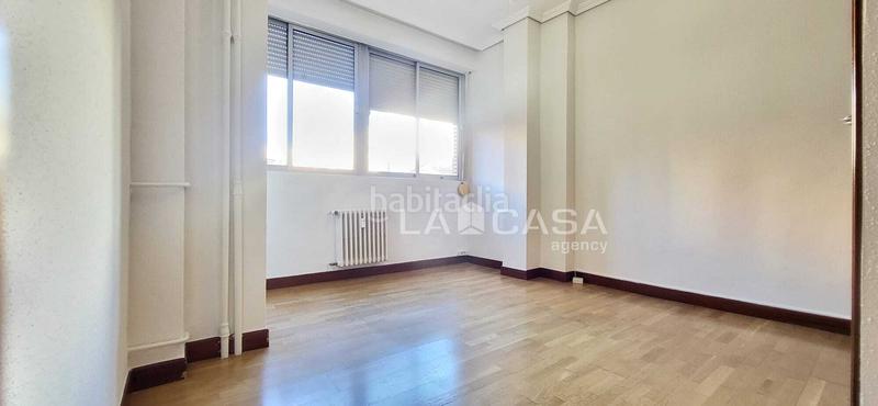 Foto 146cbc08-c404-4cd1-95c5-803a8322f4d9. Rent flat with heating in Campo Grande Valladolid