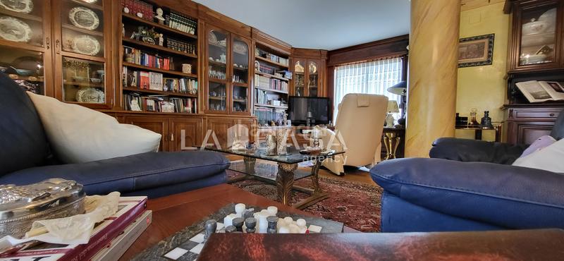 Foto 5a79ce4e-fbeb-4ec3-8bde-1f059c523dc2. Duplex con riscaldamento parcheggio piscina in Plaza de Toros Valladolid