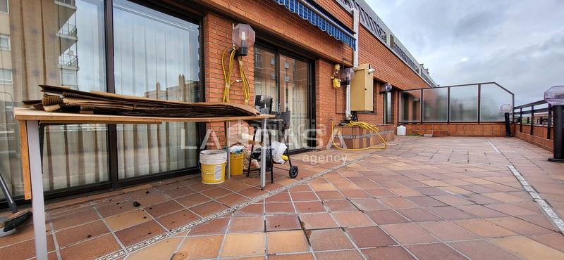 Foto b2cdb566-3125-43fd-940b-6f85e7e20dd5. Duplex con riscaldamento parcheggio piscina in Plaza de Toros Valladolid