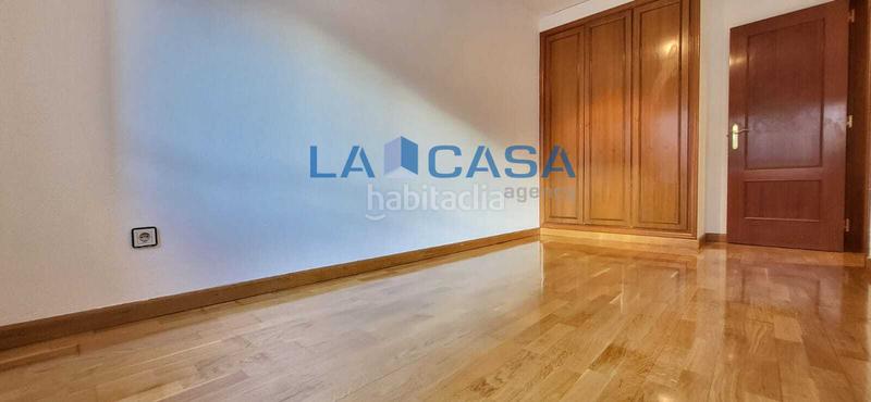 Foto b2e0b4f8-846d-4306-b165-4e6037e32269. Flat with heating parking pool in Parquesol Valladolid