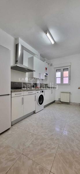 Foto b9c8b4cb-10ed-4eec-96a5-dc4363118252. Flat with heating in La Farola Valladolid