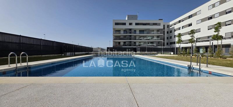 Foto 14aa1886-a95d-48ae-bee6-acf281fe72dd. Pis amb aparcament piscina a Las Villas - Valparaiso - El Peral Valladolid