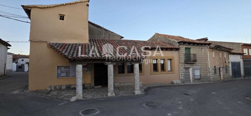 Foto 003dfe53-c644-490a-9667-60b9dace3ea0. Casa amb aparcament a Velliza