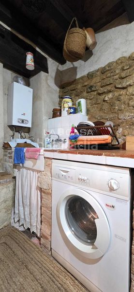 Foto 32ea2b77-4d8d-4b2e-be0f-0f6508909685. Casa amb aparcament a Velliza