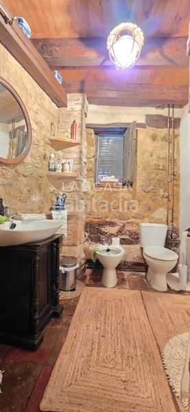 Foto 38bb62fa-c21e-42ea-8847-76972e8170d4. Casa amb aparcament a Velliza