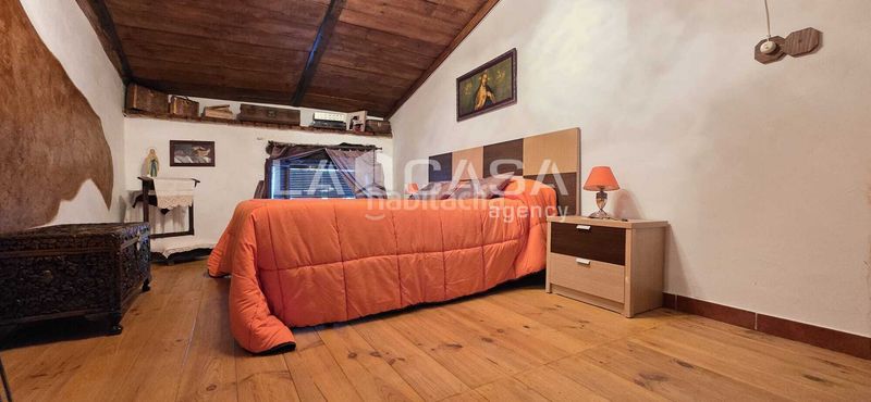 Foto 8b645f8e-fc24-4de2-ba60-b1282965e212. Casa amb aparcament a Velliza